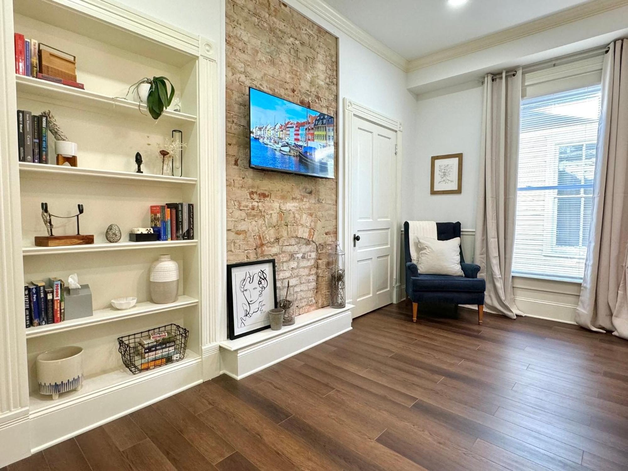 Apartment Garden On Capital-bourbon & Horse Country